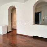 Rent 3 bedroom apartment of 100 m² in Milano