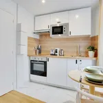 Appartement de 258 m² avec 1 chambre(s) en location à Paris