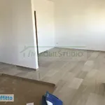 Affitto 5 camera appartamento di 130 m² in Bari