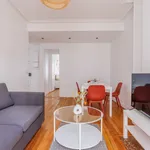 Rent 2 bedroom apartment of 43 m² in Paris