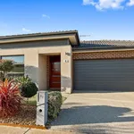 Rent 4 bedroom house in  Fraser Rise VIC 3336                        