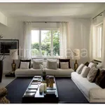 Rent 4 bedroom house of 550 m² in Roma