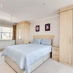 Rent 4 bedroom house in Hove