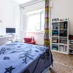 Rent a room of 100 m² in rome