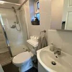 Rent 4 bedroom flat in South West England