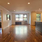 Rent 3 bedroom apartment of 130 m² in Bronx