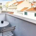 Rent a room of 450 m² in Lisboa