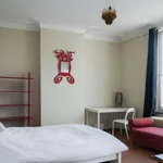 Rent a room of 350 m² in brussels