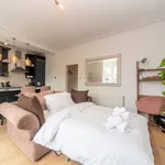 Rent 1 bedroom flat of 398 m² in London