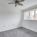 Rent 3 bedroom flat in Ashfield