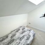 Rent 3 bedroom flat in Wales