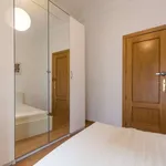 Rent a room of 200 m² in madrid