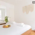 Rent 1 bedroom apartment of 32 m² in Paris