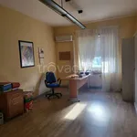 Affitto 5 camera appartamento di 142 m² in Catania