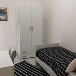 Rent a room in naples