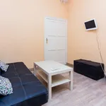 Rent a room of 220 m² in madrid