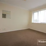 Rent 3 bedroom flat in Hertsmere