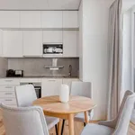 Rent 2 bedroom apartment of 100 m² in lisbon