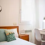 Rent a room of 391 m² in Madrid