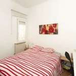 Rent a room of 100 m² in madrid