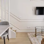 Rent 4 bedroom apartment of 49 m² in Porto