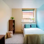 Rent 4 bedroom flat in Leicester