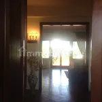 Rent 5 bedroom house of 320 m² in Rome