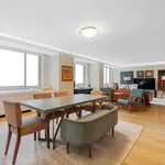 Rent 4 bedroom apartment of 278 m² in New York