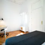 Rent a room of 106 m² in Madrid