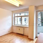 Pronajměte si 3 ložnic/e byt o rozloze 80 m² v Praha