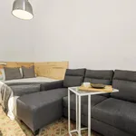 Rent 5 bedroom apartment in Barcelona