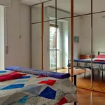 Rent a room of 90 m² in Milan