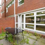 Rent 3 bedroom flat in West Midlands