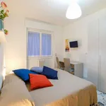 Rent 2 bedroom apartment of 60 m² in milan