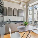 Appartement de 320 m² avec 1 chambre(s) en location à Paris