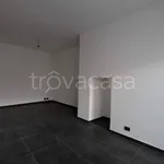 Affitto 4 camera appartamento di 96 m² in Ivrea