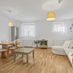 Pronajměte si 3 ložnic/e byt o rozloze 68 m² v Prague