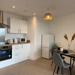 Rent 2 bedroom flat in Salford