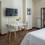 Rent 1 bedroom apartment of 25 m² in milan