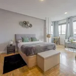 Rent a room of 180 m² in madrid