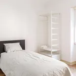 Rent 4 bedroom apartment in Lisbon