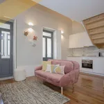 Rent 4 bedroom apartment of 51 m² in Porto