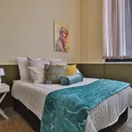 Rent 1 bedroom apartment in Johannesburg