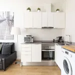 Rent 1 bedroom apartment of 39 m² in barcelona