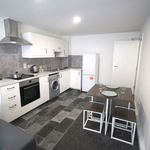 Rent 3 bedroom flat in Yorkshire And The Humber