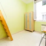 Rent a room of 76 m² in madrid