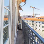 Rent 1 bedroom apartment of 90 m² in Porto