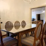 Rent 5 bedroom apartment of 330 m² in Rome