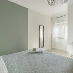 Rent 2 bedroom apartment of 85 m² in Amadora