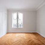 Rent 5 bedroom apartment of 127 m² in Paris